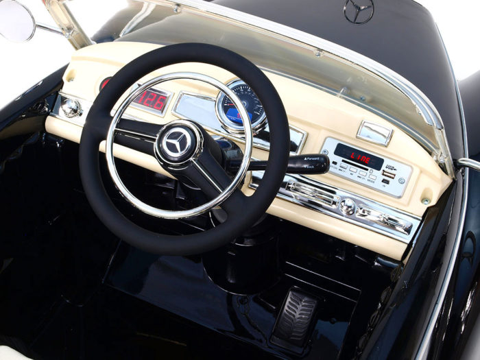 Kinderauto-Kinder-Elektroauto-Mercedes-S300-Oldtimer-Retro-2x45W-schwarz-lackiert-Lenkrad